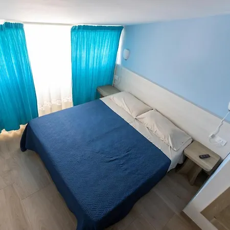 La Duchessa E Il Contadino 农家乐 *