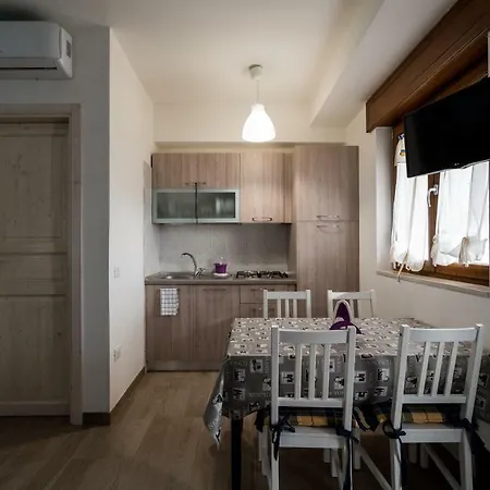 La Duchessa E Il Contadino 维耶斯泰